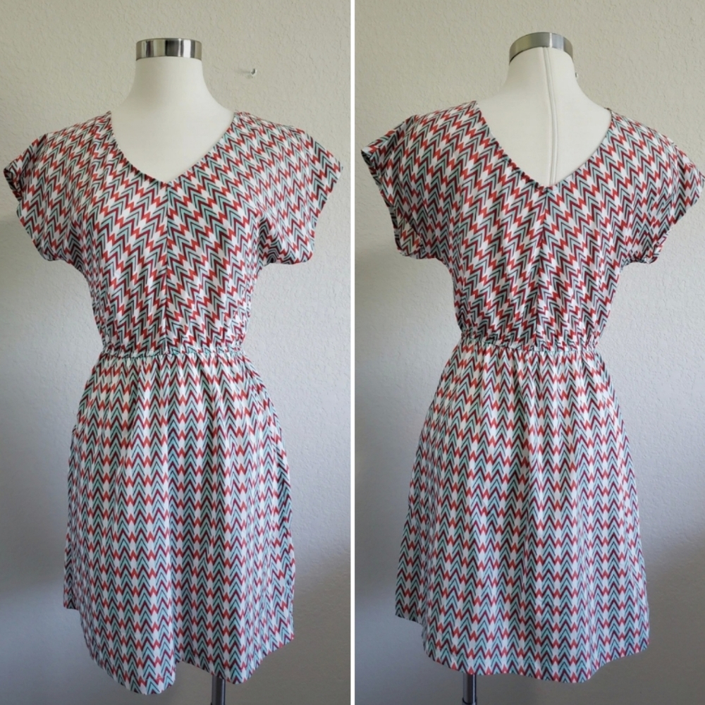 Short-sleeve Zig Zag Pattern Dress